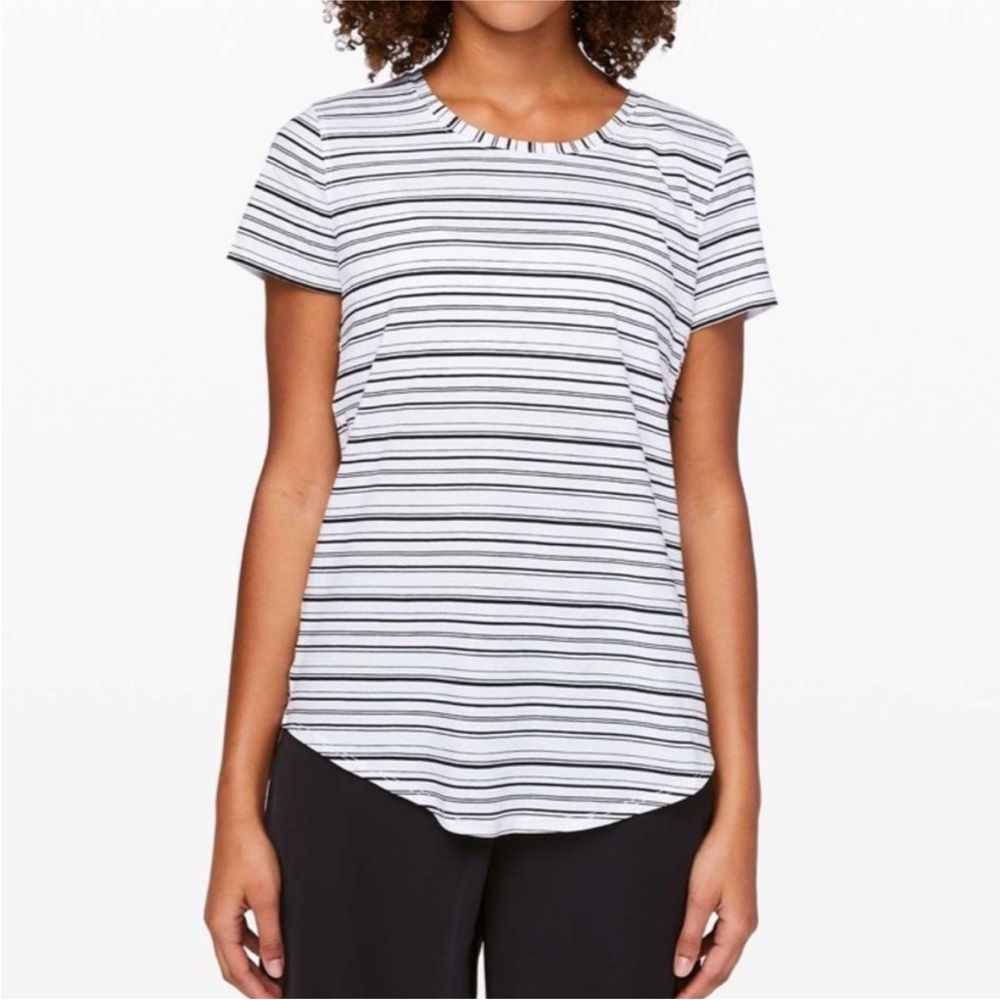 Lululemon Athletica Sz 4 White and Gray Fitted Short Sleeve Tee